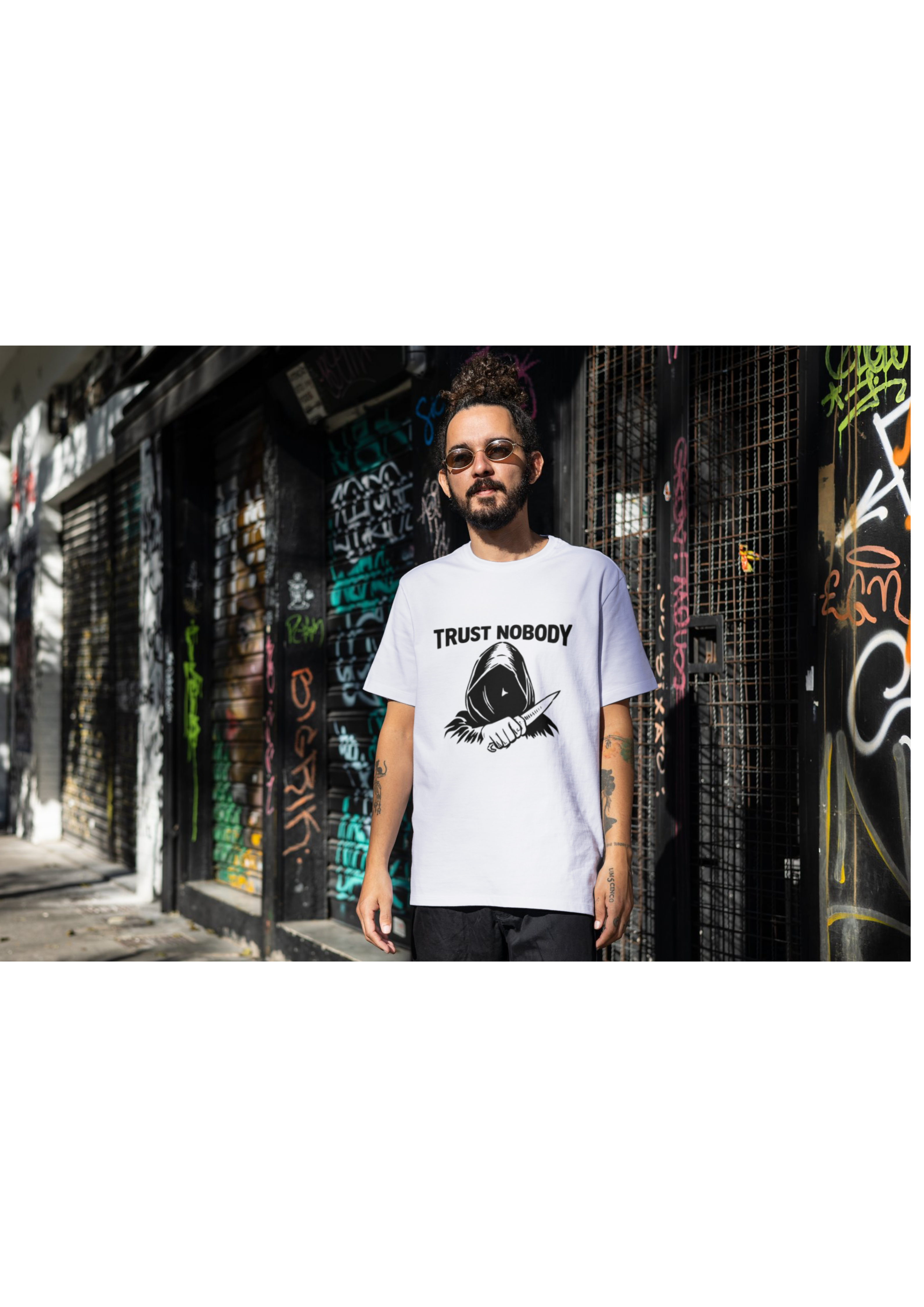 Trust Nobody – koszulka streetwear